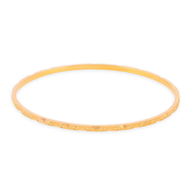Elegant Diamond-Patterned Gold Bangle 3
