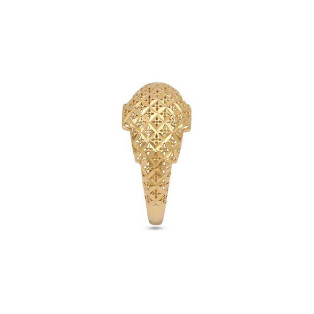 Elegant Gold Ring with Texture