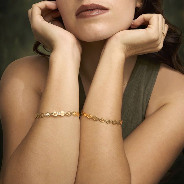 Tanishq 22KT Gold Bangle for Women 2