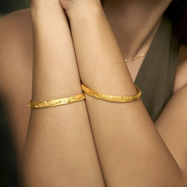 Tanishq 22KT Gold Bangle for Women 2