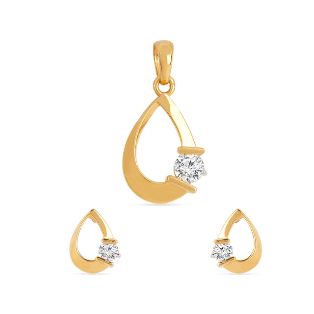 Tanishq 22KT Gold Pendant and Earrings Set 