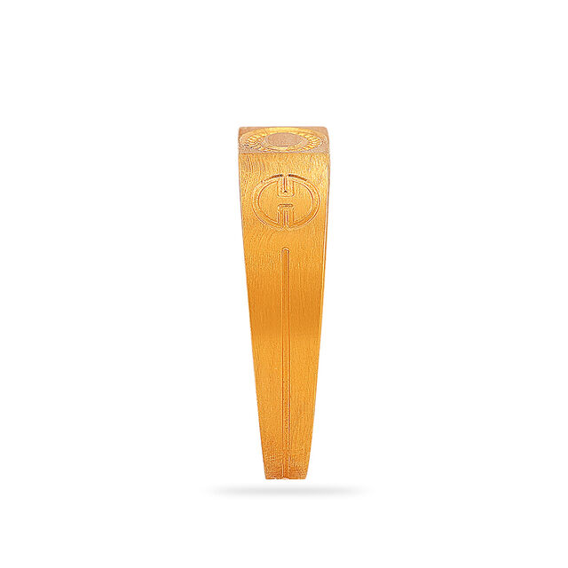 Sleek Gold Band Ring 3