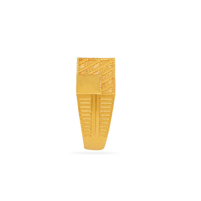 Tanishq 22KT Gold Finger Ring for Men