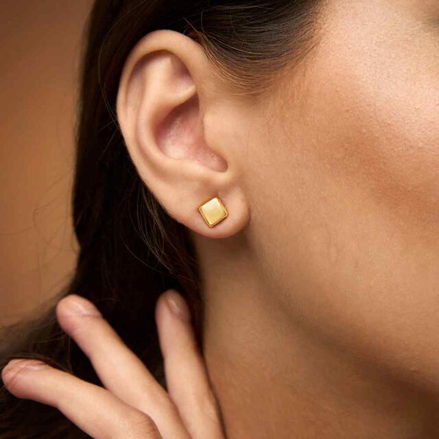 Tanishq 22KT Gold Stud Earring for Women 2