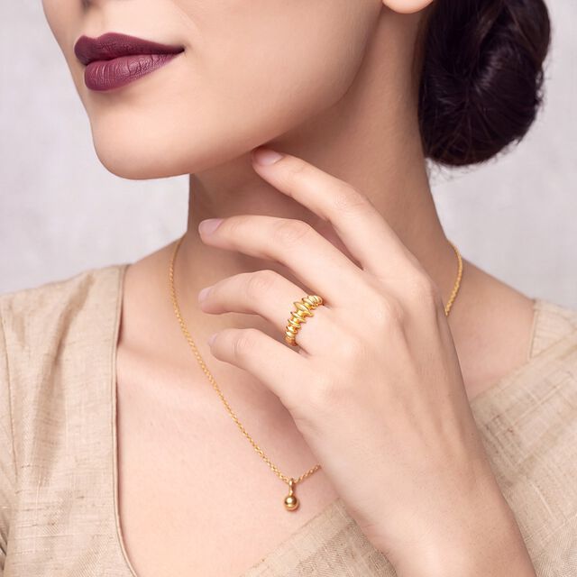 Tanishq 22KT Gold Finger Ring for Women 3