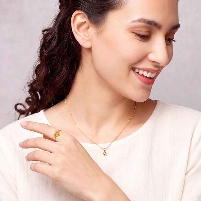 Tanishq 22KT Gold Finger Ring for Women 2