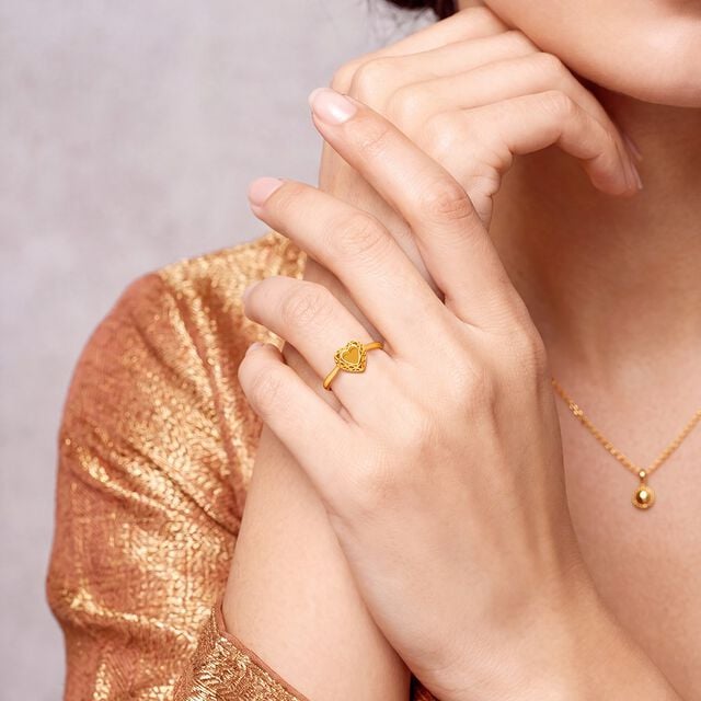 Tanishq 22KT Gold Finger Ring for Women 3