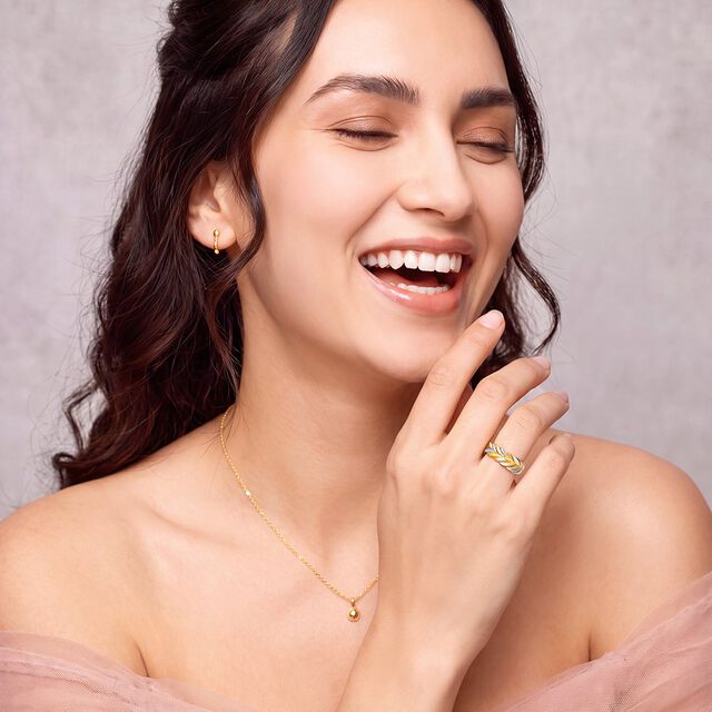 Tanishq 22KT Gold Finger Ring for Women 2