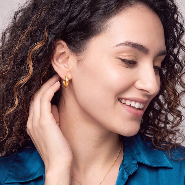 Tanishq 22KT  Gold Earrings  for Women 2