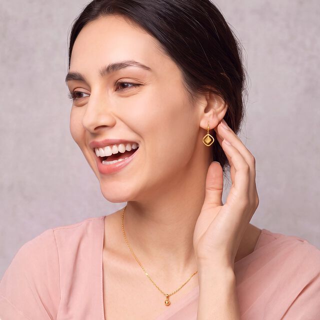 Tanishq 22KT Gold Earrings for Women 3