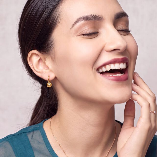 Tanishq 22KT  Gold Earrings  for Women 2