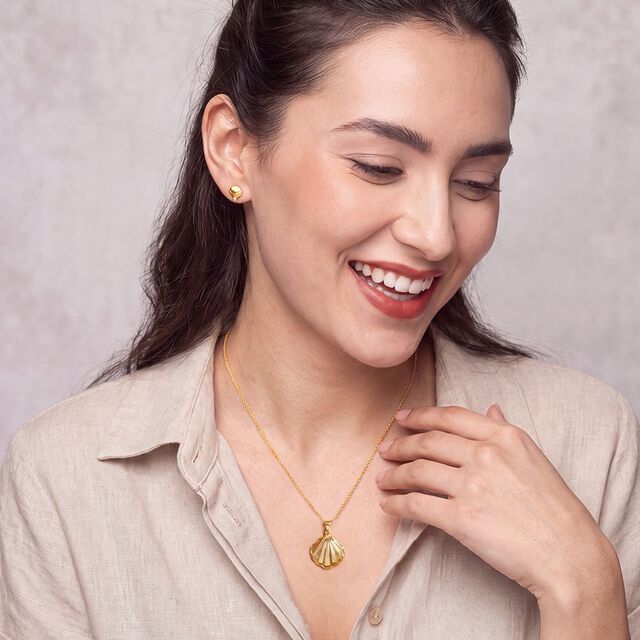 Tanishq 22KT Gold Pendant for Women 3