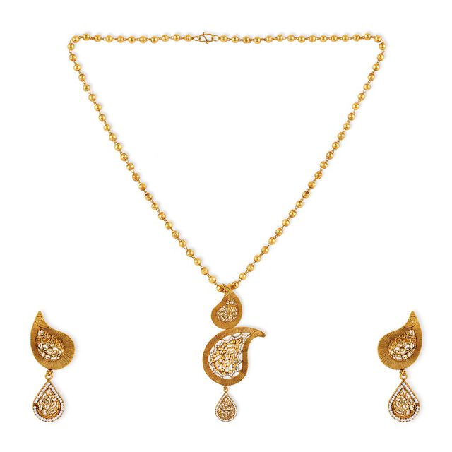 Tanishq 22KT Gold Pendant with Chain and Earrings Set 