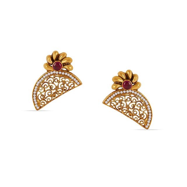 Tanishq 22KT Gold Pendant with Chain and Earrings Set 4