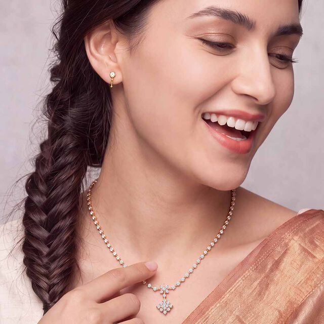 Tanishq 22KT Diamond Necklace for Women 3