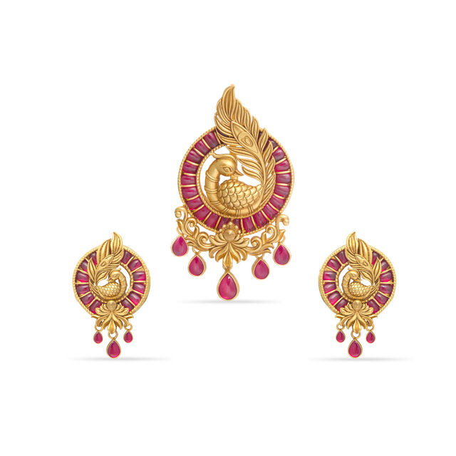 Tanishq 22KT Gold Pendant and Earrings Set 