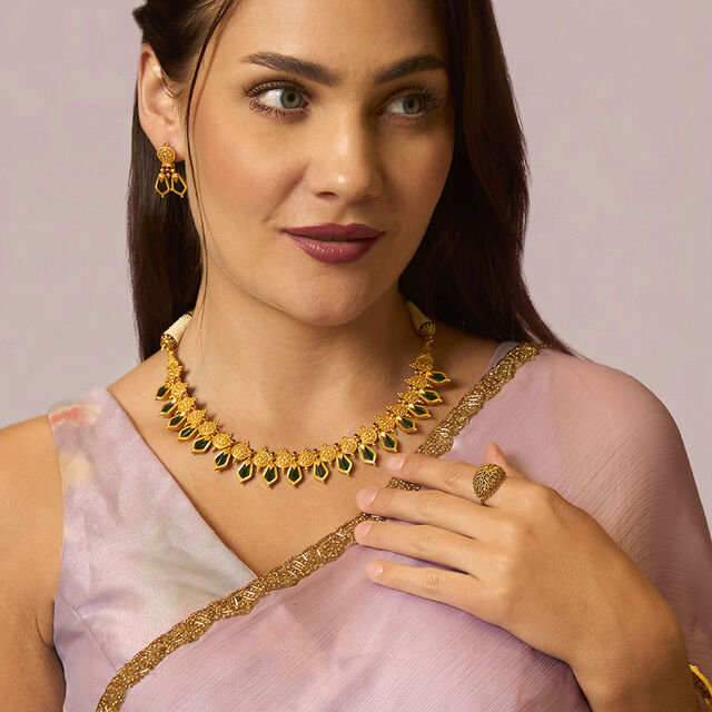 Tanishq 22KT Synthetic Stone Necklace Set for Women 2