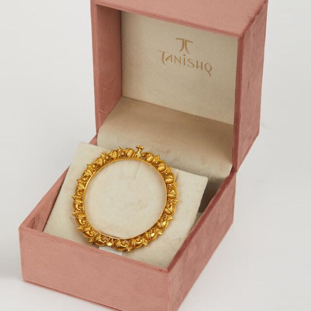 Vishu Mango Motif Bangle 8