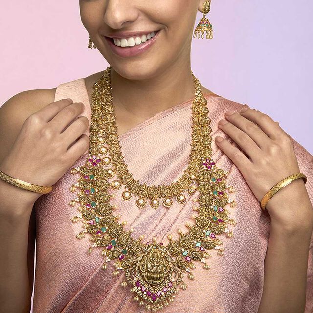 Tanishq 22KT Gold Necklace Set for Women 2