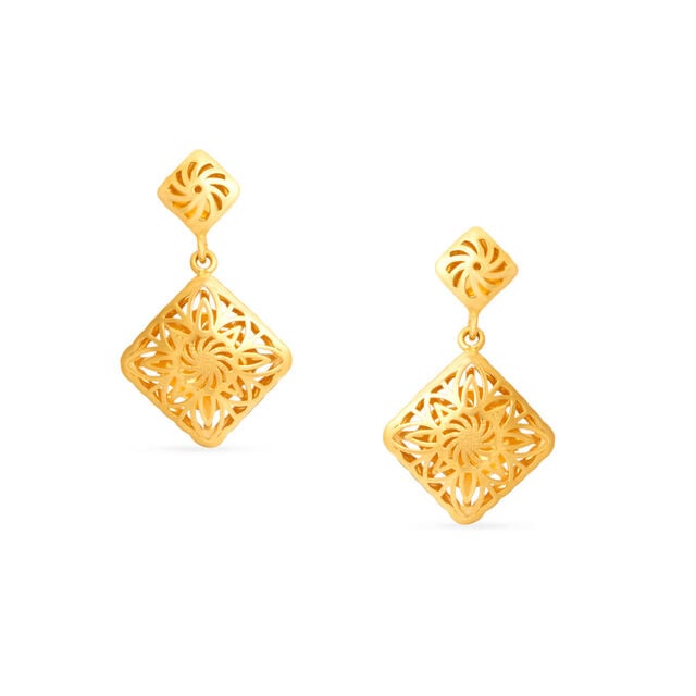 Tanishq 22KT Gold Pendant and Earrings Set 4