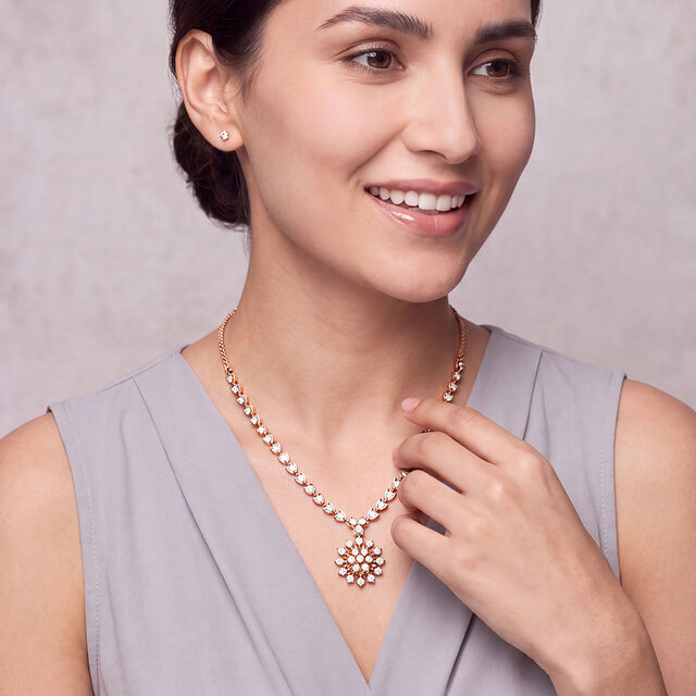 Tanishq 22KT Diamond Necklace for Women 2