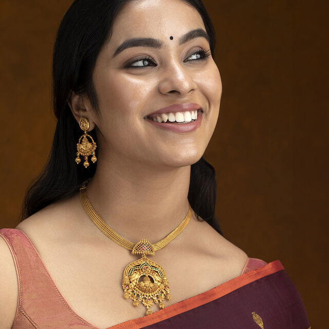 Majestic Beauty Gold Necklace Set 
