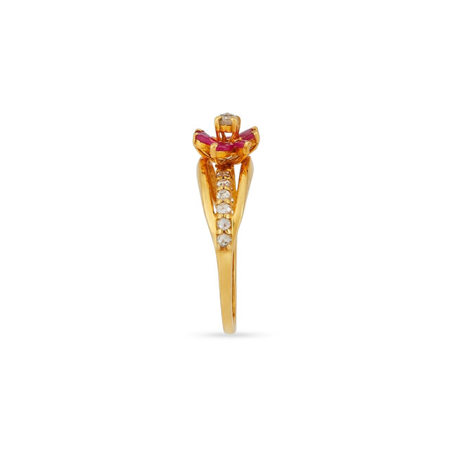Tanishq 22KT Gold Finger Ring for Women 3