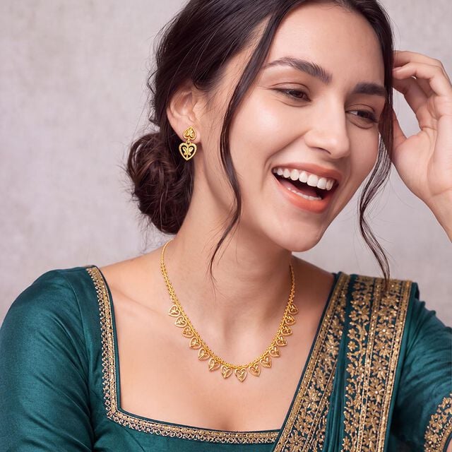 Tanishq 22KT Gold Necklace Set 3