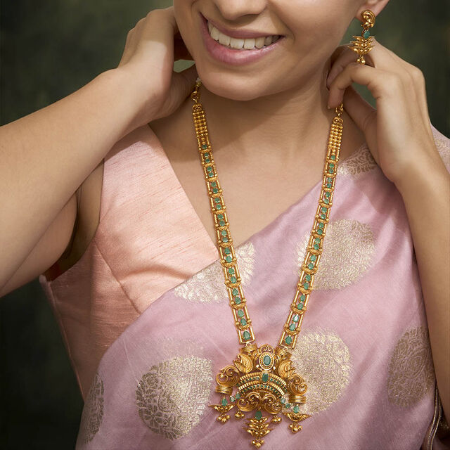 Tanishq 22KT Gold Neckwear and Earring Set for Women 2