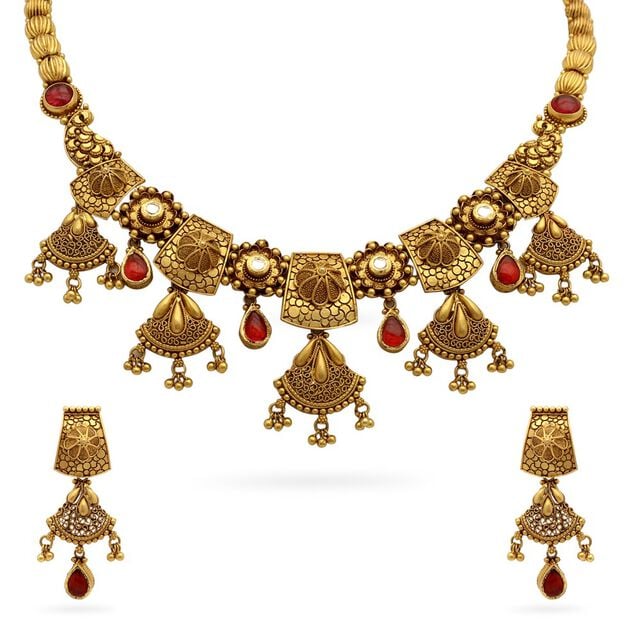 Aura Gold Kundan Necklace 