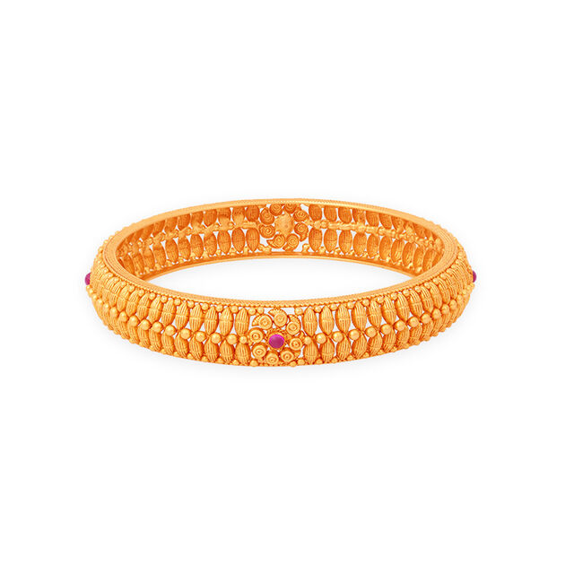 Timeless Gold Bangle Beauty
