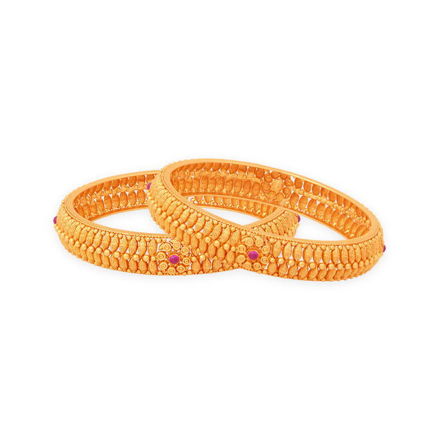 Timeless Gold Bangle Beauty