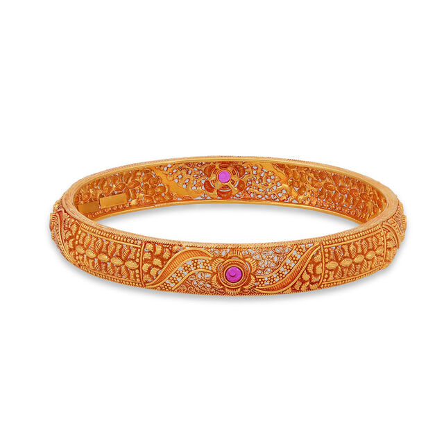 Regal Carvings Gold Bangle