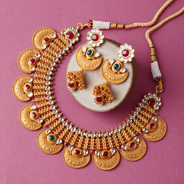 Tanishq 22 Karat Gold Necklace Set for Women 