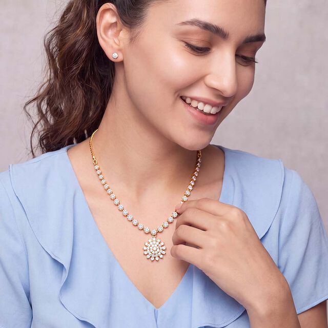 Tanishq 22KT Diamond Necklace for Women 3