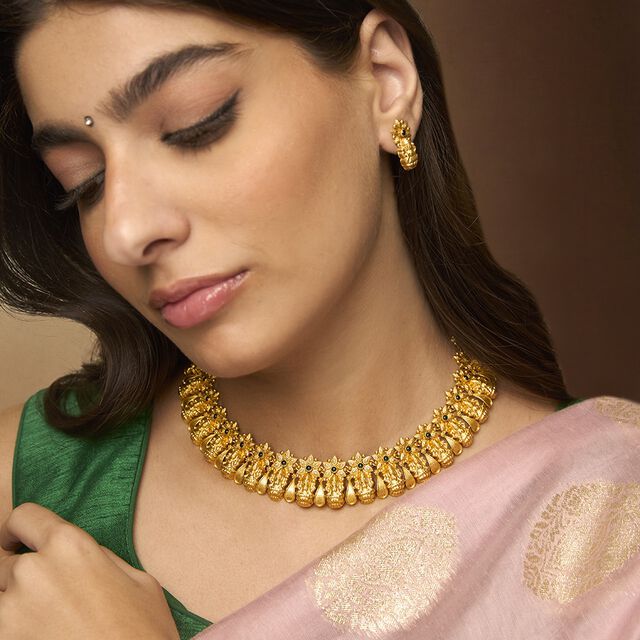Tanishq 22KT Synthetic Stones Neckwear with Earrings for Women 2
