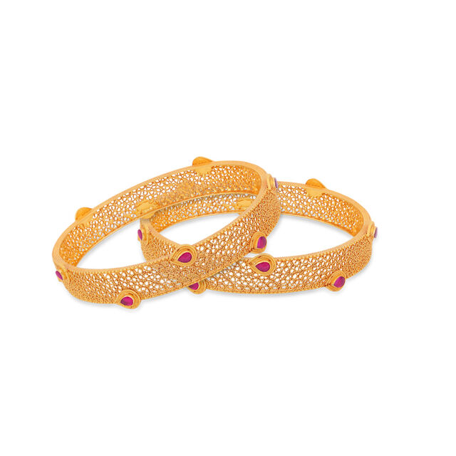 Sophisticated Elegance Gold Bangle