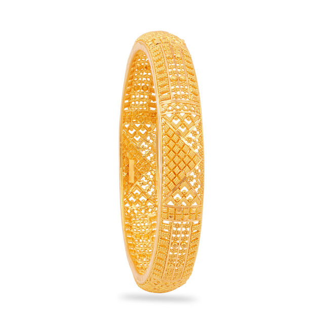 Sleek Gold Elegance Bangle