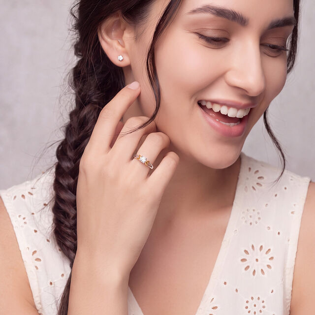Tanishq Platinum Finger Ring for Women 2