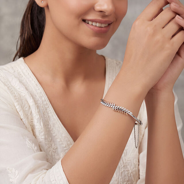 Tanishq Platinum Bangle for Women 3