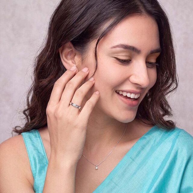 Tanishq Platinum Diamond Finger Ring for Women 3