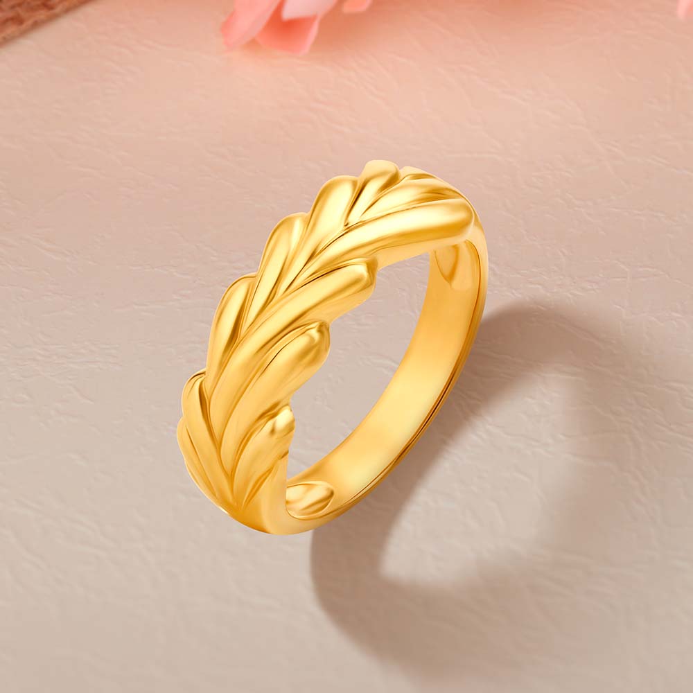 Buy Classic 22 Karat Yellow Gold Leaf Patterned Finger Ring at