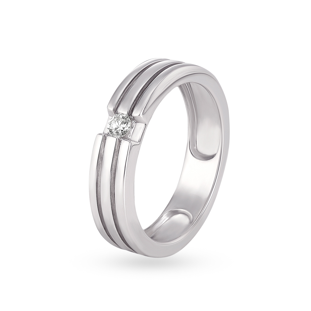 Buy Dynamic 18 Karat White Gold And Diamond Finger Ring at Best